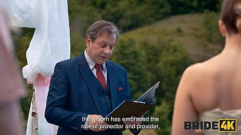 Жесткий секс на свадьбе с извращенной невестой